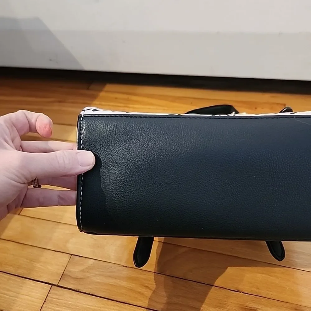 Betsey Johnson Pink handbag easter spring purse Flower Floral White Black LUV - Picture 7 of 9